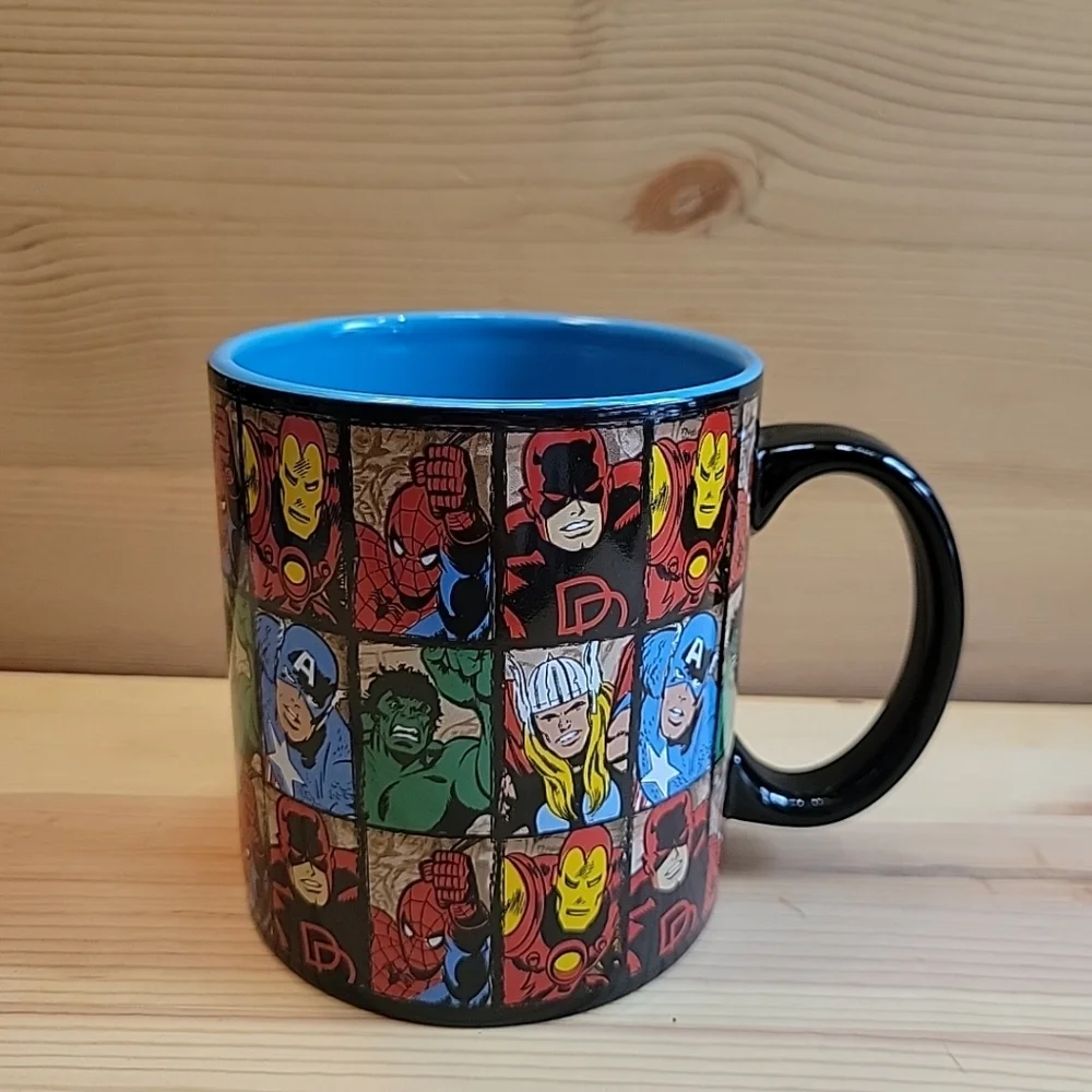 Marvel Comics Ceramic Coffee Mug 20 oz Superheroes Microwave Dishwasher Safe